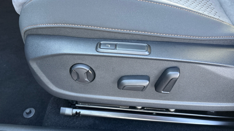 CUPRA Born 169kW e-Boost V3 58kWh 5dr Auto Electric Hatchback